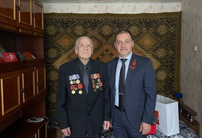 Глава Калининского района поздравил ветеранов-фронтовиков с 79-й годовщиной Великой Победы