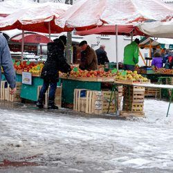 Какие последствия несут приобритенные товары на стихийных рынках