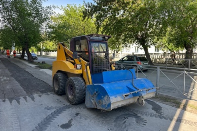 Новую систему уборки улиц внедряют в Калининском районе
