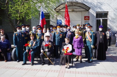 8 мая в Материнском сквере состоялся концерт для трех ветеранов