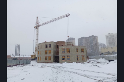 В Калининском районе полным ходом продолжается строительство нового детского сада
