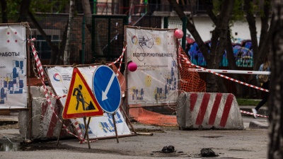 В Калининском районе на неделю ограничили движение по участку улицы Олеко Дундича