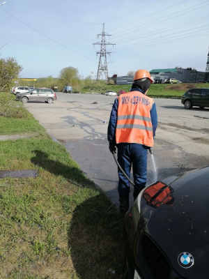В Калининском районе дорожники усиленно наводят порядок