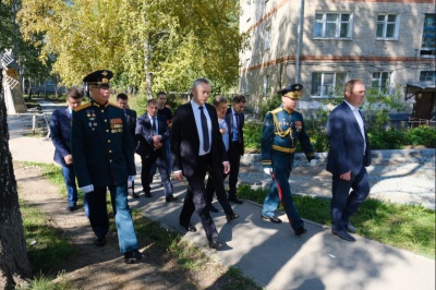 Губернатор в ходе рабочей поездки посетил посёлок Гвардейский 