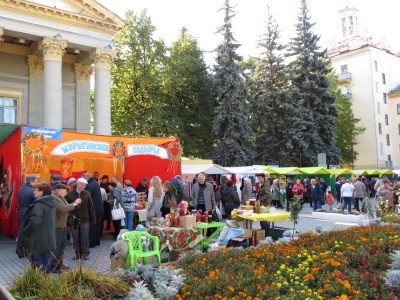 Осенние ярмарки в Калининском районе
