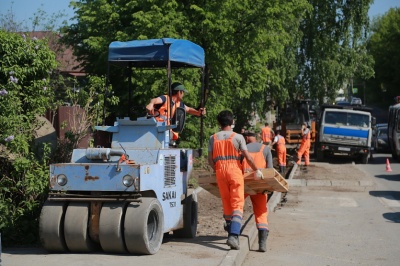 Калининский район вышел в лидеры по ремонту дорог