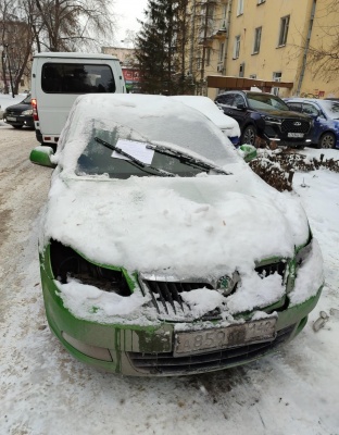 Чёртову дюжину брошенных автомобилей выявили с начала ноября в Калининском районе